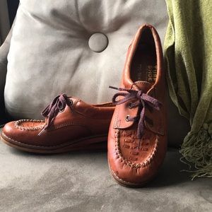 Vintage 1970 wedged leather shoes